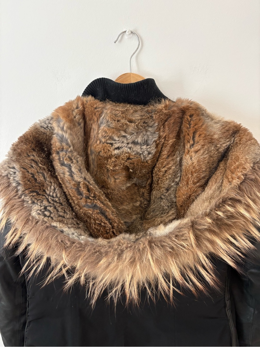 RUDSAK Black Down Fur Trimmed Midi Parka Leather Sleeves Size Medium Luxury Chic - Picture 13 of 16